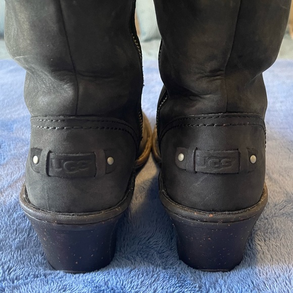 UGG Boots - Picture 5 of 9